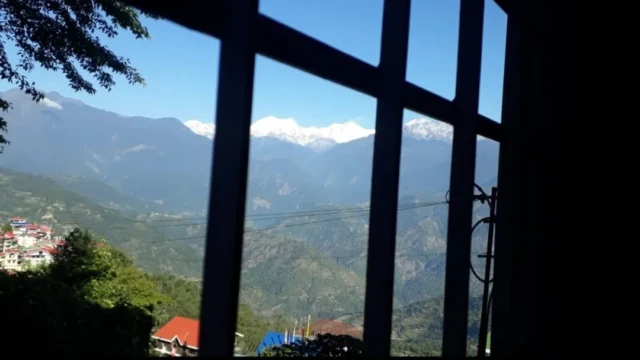 Top-Rated Hotel in Upper Pelling Cozy Rooms with Himalayan View