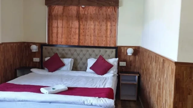 Top-Rated Hotel in Upper Pelling Cozy Rooms with Himalayan View