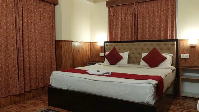 Top-Rated Hotel in Upper Pelling Cozy Rooms with Himalayan View